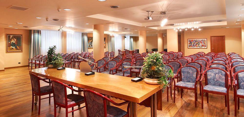 Hotel Svevo Джоя-дель-Колле Экстерьер фото