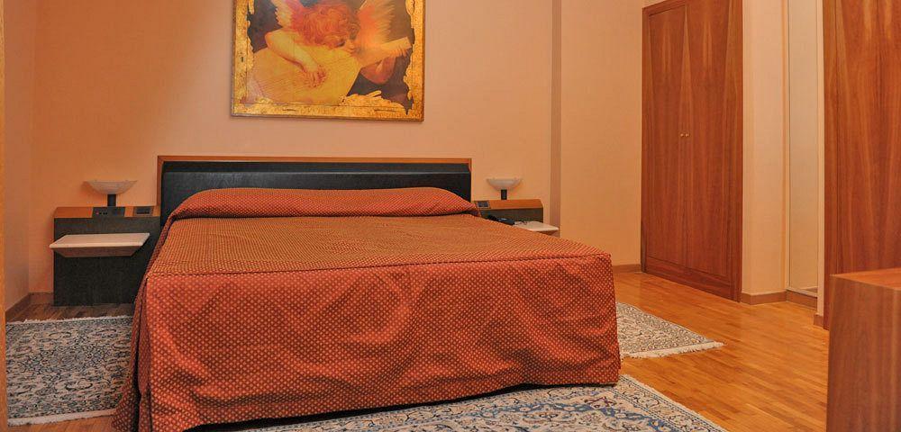 Hotel Svevo Джоя-дель-Колле Экстерьер фото