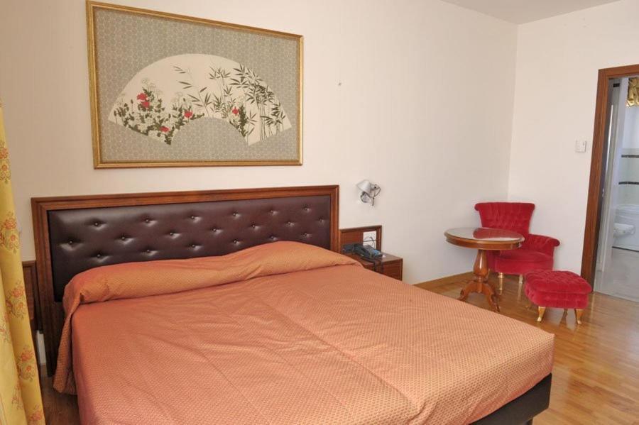 Hotel Svevo Джоя-дель-Колле Номер фото
